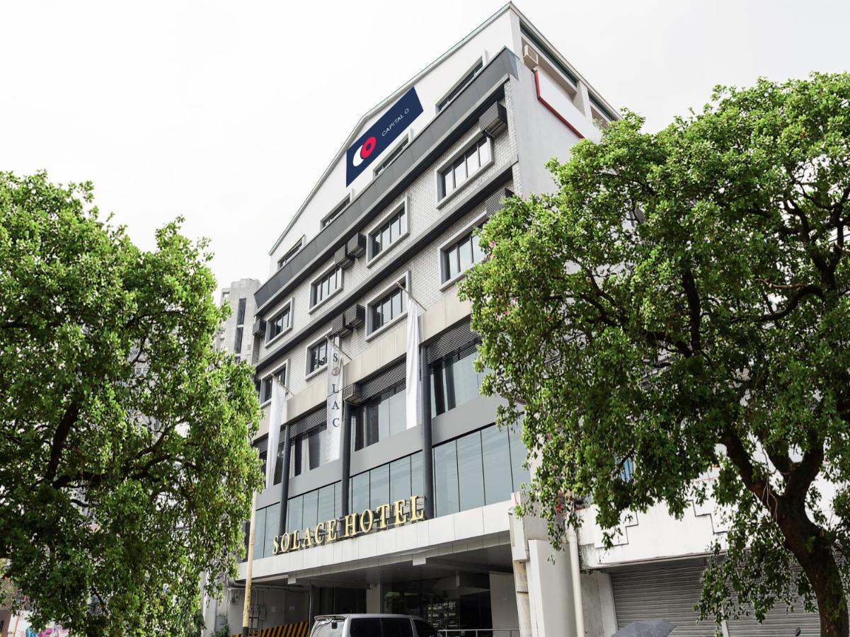 Solace Hotel Makati City Exterior photo