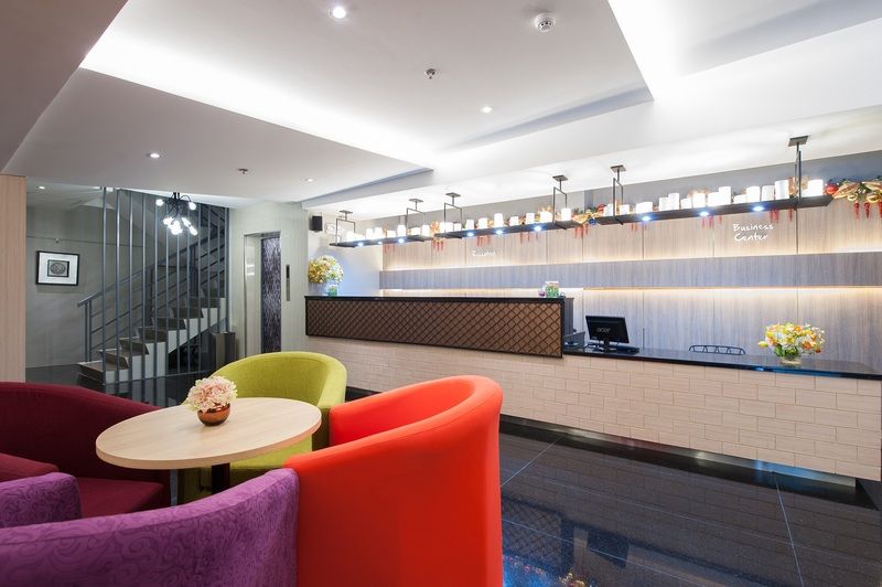 Solace Hotel Makati City Exterior photo
