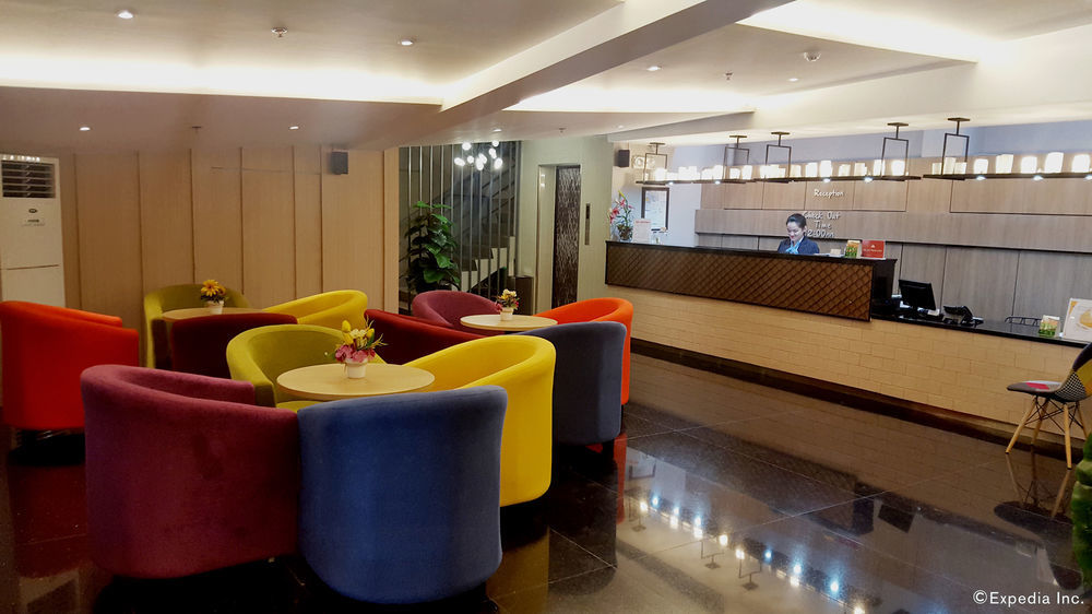 Solace Hotel Makati City Exterior photo
