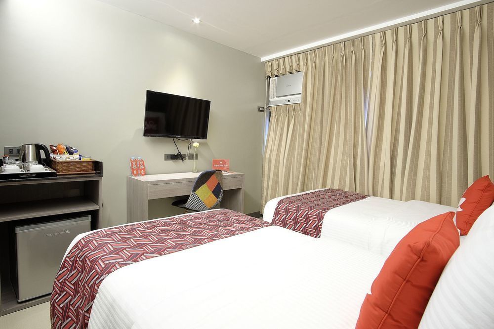 Solace Hotel Makati City Exterior photo