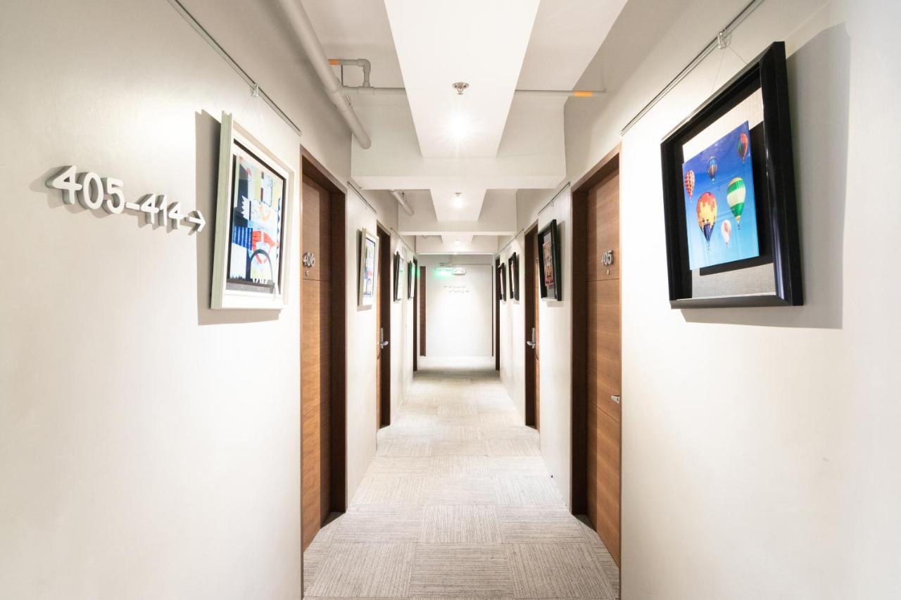 Solace Hotel Makati City Exterior photo